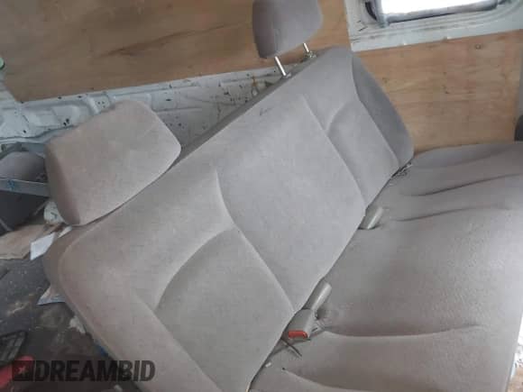 2009 Ford Econoline Cargo Commercial with VIN 1FTNE24WX9DA75473, listed as a IAAI auction lot 42751516 with 262,163 mi miles and . Bid and sale history available at DreamBid. Image 8.