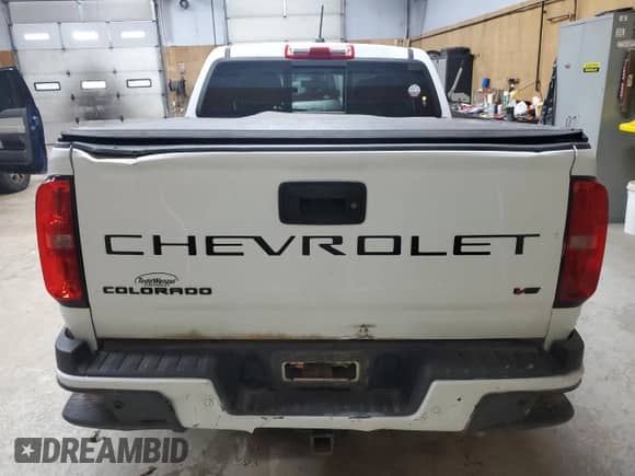 2022 Chevrolet Colorado 4WD Z71 with VIN 1GCGTDENXN1320204, listed as a Copart auction lot 81075385 with 39,528 mi miles and Salvage title. Bid and sale history available at DreamBid. Image 6.