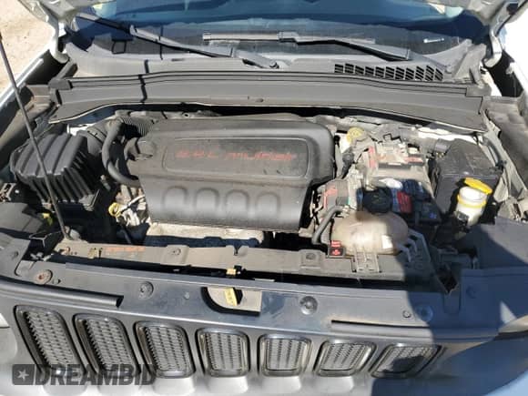 2017 Jeep Renegade Latitude with VIN ZACCJBBB5HPF93008, listed as a Copart auction lot 86262765 with 119,257 mi miles and Clean title. Bid and sale history available at DreamBid. Image 12.