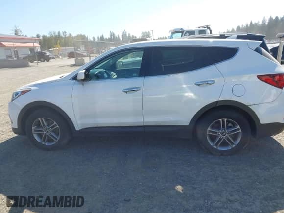 2017 Hyundai Santa Fe 2.4L с VIN 5NMZTDLB9HH009701, выставлен на аукционе IAAI как лот 43284518 с пробегом 129 606 миль миль и . История ставок и продаж доступна на DreamBid. Изображение 14.
