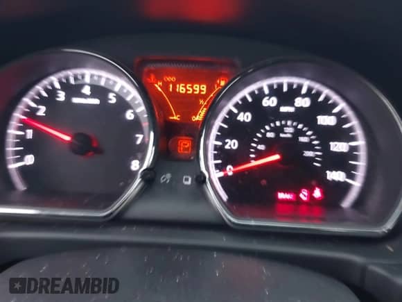 2014 Nissan Note SV z VIN 3N1CE2CPXEL384501, wystawiony jako IAAI lot #43303315 z przebiegiem 116 599 mil mil oraz . Historia ofert i sprzedaży dostępna na DreamBid. Obrazek 7.