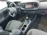 2020 Toyota Tacoma SR5 с VIN 3TMAZ5CN3LM132542, выставлен на аукционе Copart как лот 69470135 с пробегом 172 186 миль миль и Списание • Salvage title. История ставок и продаж доступна на DreamBid. Изображение 8.