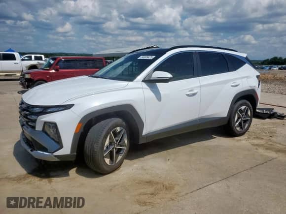 2025 Hyundai Tucson SEL Convenience с VIN KM8JCDD18SU296835, выставлен на аукционе Copart как лот 64009425 с пробегом 2 932 миль миль и Чистый • Clean title. История ставок и продаж доступна на DreamBid. Изображение 1.