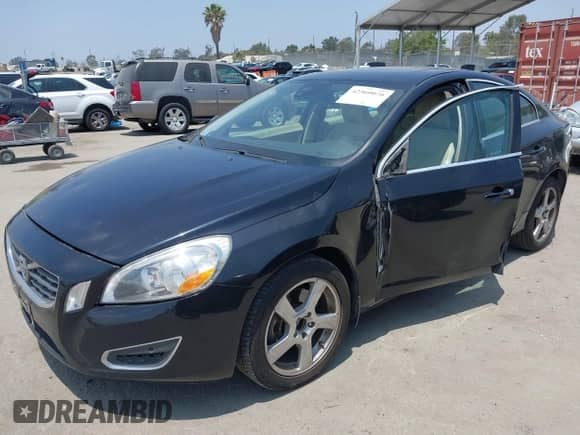 2012 Volvo S60 T5 с VIN YV1622FS7C2116145, выставлен на аукционе IAAI как лот 42560076 с пробегом 91 493 миль миль и . История ставок и продаж доступна на DreamBid. Изображение 18.