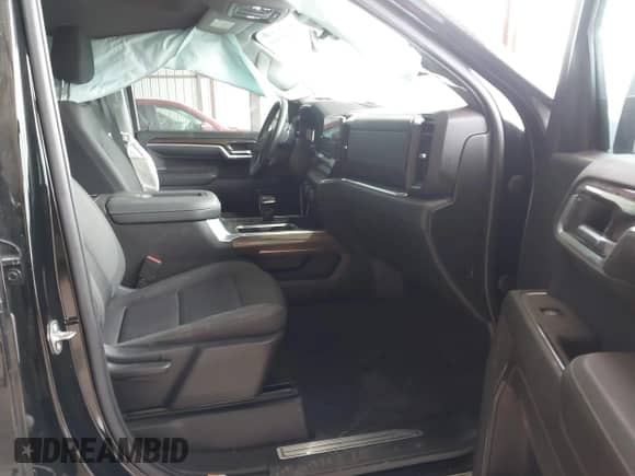 2022 Chevrolet Silverado 1500 RST z VIN 1GCUDEET0NZ644607, wystawiony jako IAAI lot #41614044 z przebiegiem 56 524 mil mil oraz . Historia ofert i sprzedaży dostępna na DreamBid. Obrazek 5.