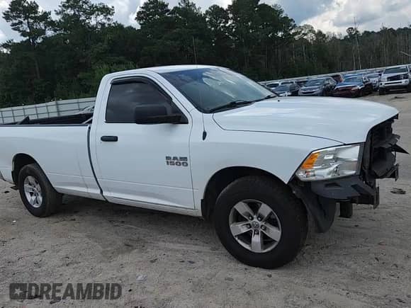 2018 Ram 1500 Tradesman z VIN 3C6JR6DG9JG186064, wystawiony jako Copart lot #63683485 z przebiegiem 160 406 mil mil oraz Szkoda całkowita • Salvage title. Historia ofert i sprzedaży dostępna na DreamBid. Obrazek 14.