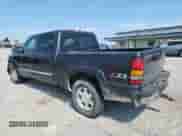 2005 GMC Sierra 1500 SLE z VIN 2GTEK13T951280718, wystawiony jako Copart lot #68005585 z przebiegiem 177 042 mil mil oraz Szkoda całkowita • Salvage title. Historia ofert i sprzedaży dostępna na DreamBid. Obrazek 2.