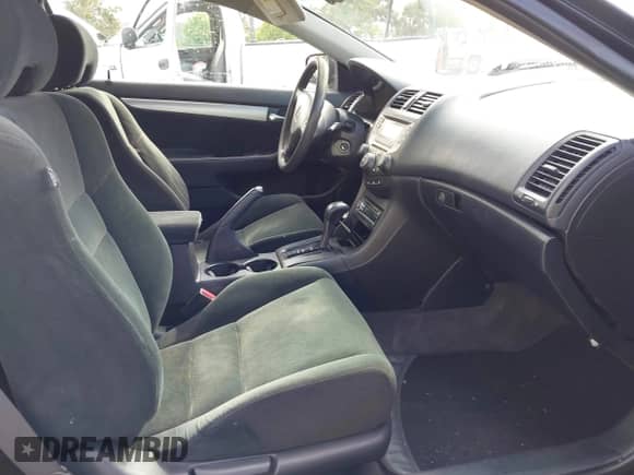 2006 Honda Accord LX z VIN 1HGCM72366A016001, wystawiony jako IAAI lot #42489863 z przebiegiem 231 982 mil mil oraz . Historia ofert i sprzedaży dostępna na DreamBid. Obrazek 5.