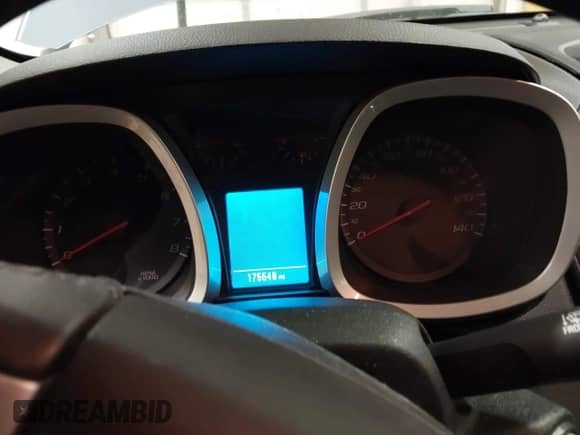 2013 Chevrolet Equinox LT z VIN 2GNFLNE30D6364022, wystawiony jako IAAI lot #41390487 z przebiegiem 175 548 mil mil oraz . Historia ofert i sprzedaży dostępna na DreamBid. Obrazek 7.