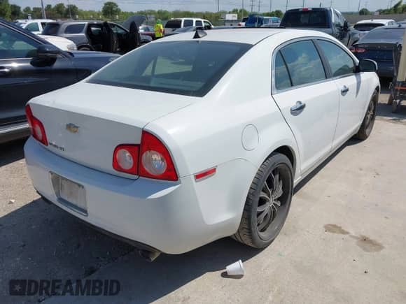 2012 Chevrolet Malibu LTZ z VIN 1G1ZG5E74CF135059, wystawiony jako IAAI lot #42883533 z przebiegiem 198 051 mil mil oraz . Historia ofert i sprzedaży dostępna na DreamBid. Obrazek 4.