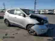 2015 Hyundai Tucson SE z VIN KM8JU3AG0FU096053, wystawiony jako Copart lot #68746145 z przebiegiem Nie podano mil oraz Szkoda całkowita • Salvage title. Historia ofert i sprzedaży dostępna na DreamBid. Obrazek 4.