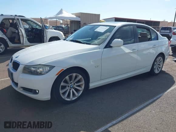 2011 BMW 3 Series 328i with VIN WBAPH7G59BNN03904, listed as a IAAI auction lot 43549725 with 93,882 mi miles and . Bid and sale history available at DreamBid. Image 2.