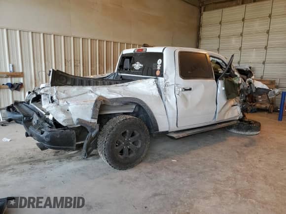 2022 Ram 1500 Rebel z VIN 1C6SRFLM1NN136249, wystawiony jako Copart lot #87621815 z przebiegiem 76 312 mil mil oraz Szkoda całkowita • Salvage title. Historia ofert i sprzedaży dostępna na DreamBid. Obrazek 3.