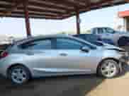2018 Chevrolet Cruze LT с VIN 3G1BE6SM6JS653786, выставлен на аукционе IAAI как лот 42726411 с пробегом 84 264 миль миль и . История ставок и продаж доступна на DreamBid. Изображение 14.