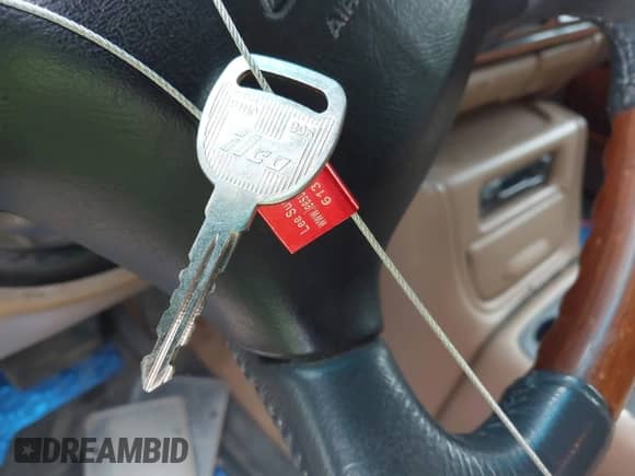 2000 Chevrolet Silverado 2500 LS с VIN 1GCFC29U5YE259603, выставлен на аукционе IAAI как лот 42426550 с пробегом 229 438 миль миль и . История ставок и продаж доступна на DreamBid. Изображение 11.