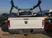 2016 Ram 1500 z VIN 3C6JR6DMXGG329425, wystawiony jako Copart lot #83474654 z przebiegiem 268 690 mil mil oraz Czysty tytuł • Clean title. Historia ofert i sprzedaży dostępna na DreamBid. Obrazek 6.