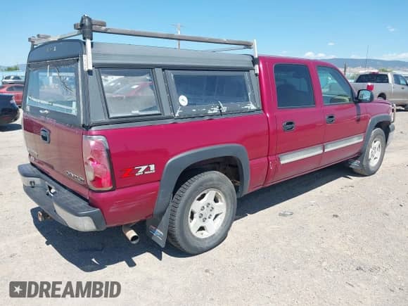 2005 Chevrolet Silverado 1500 LS with VIN 2GCEK13T351164625, listed as a IAAI auction lot 42942388 with 223,615 mi miles and . Bid and sale history available at DreamBid. Image 4.