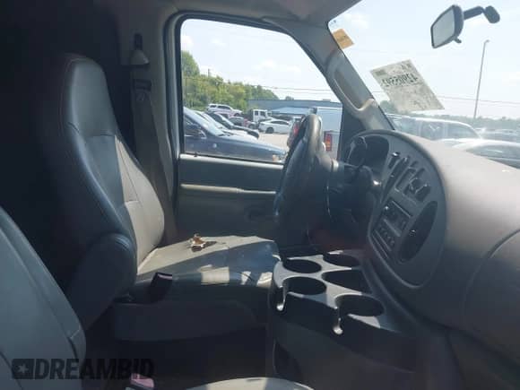 2006 Ford Econoline Cargo with VIN 1FTNE24L26DA37169, listed as a IAAI auction lot 42905592 with Not provided miles and . Bid and sale history available at DreamBid. Image 5.