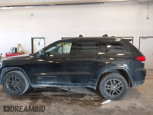 2016 Jeep Grand Cherokee Laredo z VIN 1C4RJFAG4GC425782, wystawiony jako IAAI lot #43232924 z przebiegiem 117 660 mil mil oraz . Historia ofert i sprzedaży dostępna na DreamBid. Obrazek 14.