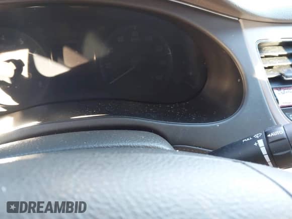 2011 Hyundai Genesis с VIN KMHGC4DF1BU120196, выставлен на аукционе IAAI как лот 40887572 с пробегом Не указан миль и . История ставок и продаж доступна на DreamBid. Изображение 7.