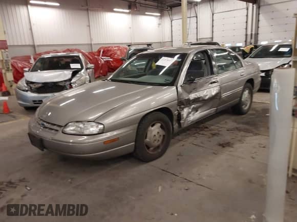 1996 Chevrolet Lumina с VIN 2G1WL52M1T1116680, выставлен на аукционе IAAI как лот 41578037 с пробегом 101 500 миль миль и . История ставок и продаж доступна на DreamBid. Изображение 17.