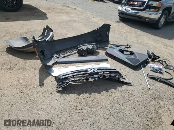 2017 Volkswagen Tiguan Wolfsburg Edition с VIN WVGRV7AX5HW501628, выставлен на аукционе Copart как лот 68383455 с пробегом 55 778 миль миль и Списание • Salvage title. История ставок и продаж доступна на DreamBid. Изображение 13.