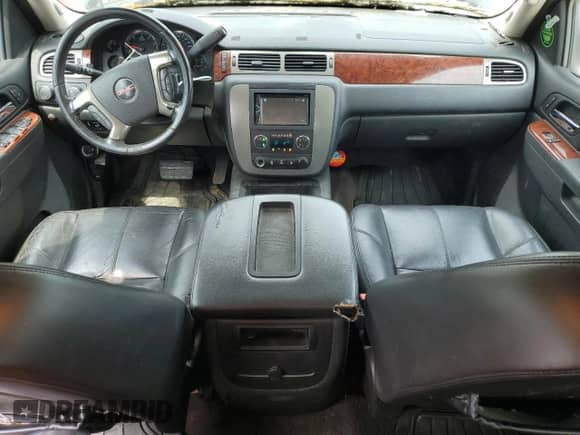 2010 GMC Sierra 1500 SLT z VIN 3GTRKWE31AG244504, wystawiony jako Copart lot #58931975 z przebiegiem 234 692 mil mil oraz Czysty tytuł • Clean title. Historia ofert i sprzedaży dostępna na DreamBid. Obrazek 8.