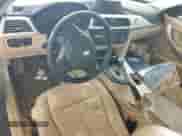 2012 BMW 3 Series 328i с VIN WBA3A5C53CF257280, выставлен на аукционе Copart как лот 81100365 с пробегом Не указан миль и На запчасти • Non repairable. История ставок и продаж доступна на DreamBid. Изображение 8.