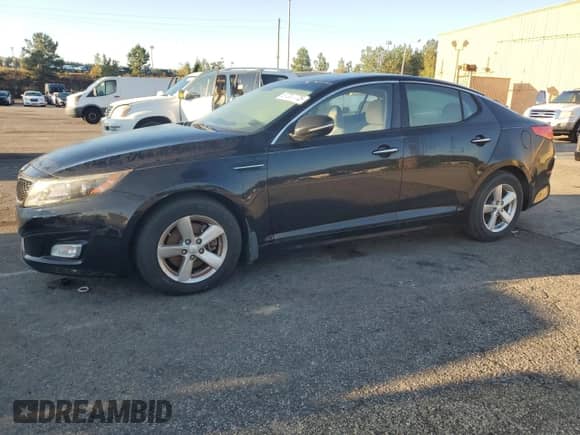 2015 Kia Optima LX с VIN 5XXGM4A71FG462824, выставлен на аукционе Copart как лот 87207775 с пробегом 120 608 миль миль и Чистый • Clean title. История ставок и продаж доступна на DreamBid. Изображение 1.