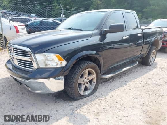 2018 Ram 1500 Big Horn z VIN 1C6RR7GG5JS306987, wystawiony jako IAAI lot #42909977 z przebiegiem 120 955 mil mil oraz . Historia ofert i sprzedaży dostępna na DreamBid. Obrazek 17.