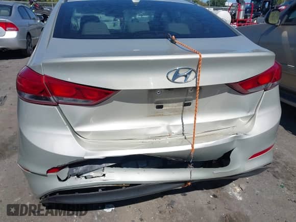 2018 Hyundai Elantra SEL с VIN 5NPD84LF5JH365022, выставлен на аукционе IAAI как лот 43363261 с пробегом 165 125 миль миль и . История ставок и продаж доступна на DreamBid. Изображение 6.