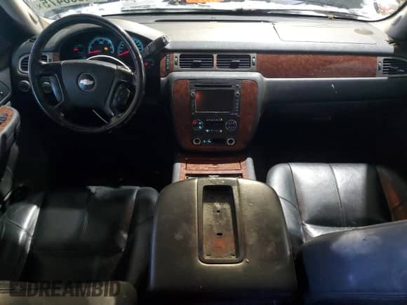 2008 Chevrolet Tahoe z VIN 1GNFK135X8R272698, wystawiony jako Copart lot #41806475 z przebiegiem 184 260 mil mil oraz Czysty tytuł • Clean title. Historia ofert i sprzedaży dostępna na DreamBid. Obrazek 8.
