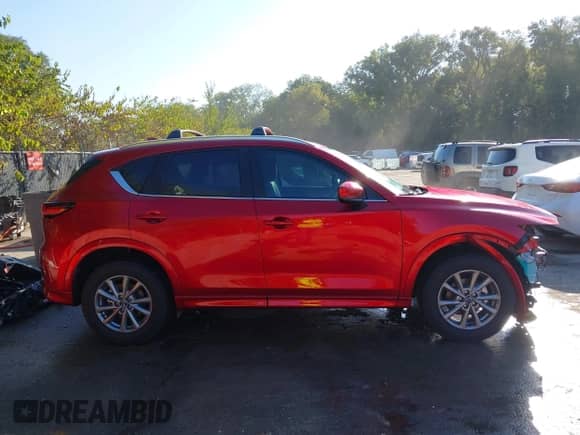 2025 Mazda CX-5 S Carbon Edition с VIN JM3KFBCM5S0689545, выставлен на аукционе IAAI как лот 43328006 с пробегом 1 220 миль миль и . История ставок и продаж доступна на DreamBid. Изображение 14.