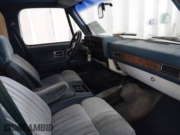 1989 Chevrolet Suburban с VIN 1GNEV16K2KF127586, выставлен на аукционе IAAI как лот 41867659 с пробегом 71 373 миль миль и . История ставок и продаж доступна на DreamBid. Изображение 5.