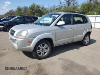 2008 Hyundai Tucson SE с VIN KM8JN72D28U855751, выставлен на аукционе Copart как лот 64925045 с пробегом 196 734 миль миль и Списание • Salvage title. История ставок и продаж доступна на DreamBid. Изображение 1.
