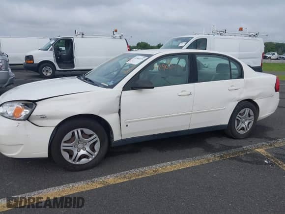 2006 Chevrolet Malibu 1FL z VIN 1G1ZS53836F267552, wystawiony jako IAAI lot #42902479 z przebiegiem 158 571 mil mil oraz . Historia ofert i sprzedaży dostępna na DreamBid. Obrazek 6.