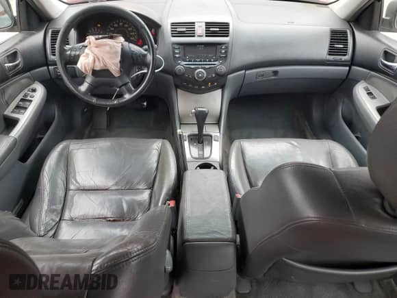 2005 Honda Accord EX-L с VIN 1HGCM56835A150120, выставлен на аукционе Copart как лот 81894525 с пробегом 204 313 миль миль и Списание • Salvage title. История ставок и продаж доступна на DreamBid. Изображение 8.