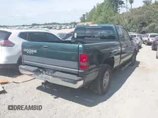 2001 Dodge 1500 z VIN 3B7HC13Z11G242495, wystawiony jako IAAI lot #43126406 z przebiegiem 171 611 mil mil oraz . Historia ofert i sprzedaży dostępna na DreamBid. Obrazek 4.