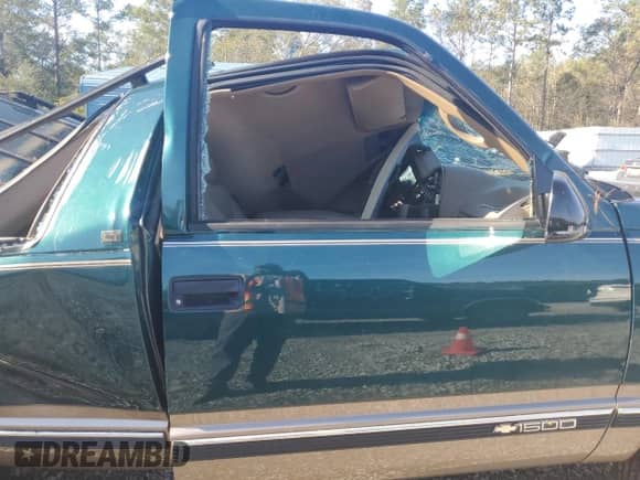 1995 Chevrolet Tahoe z VIN 3GNEK18K1SG111349, wystawiony jako Copart lot #80214594 z przebiegiem Nie podano mil oraz Szkoda całkowita • Salvage title. Historia ofert i sprzedaży dostępna na DreamBid. Obrazek 11.