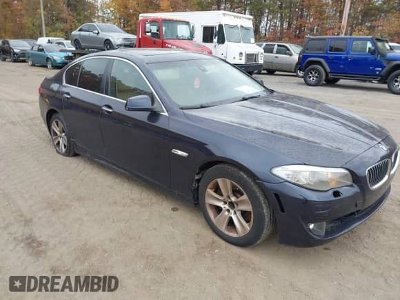 2011 BMW 5 Series 528i с VIN WBAFR1C58BDJ97974, выставлен на аукционе IAAI как лот 43423402 с пробегом Не указан миль и . История ставок и продаж доступна на DreamBid. Изображение 1.
