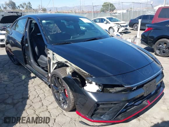2025 Hyundai Elantra с VIN KMHLW4DKXSU032587, выставлен на аукционе IAAI как лот 43100340 с пробегом 675 миль миль и . История ставок и продаж доступна на DreamBid. Изображение 1.