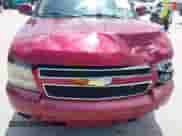 2010 Chevrolet Suburban LT z VIN 1GNUCJE03AR267838, wystawiony jako IAAI lot #42535623 z przebiegiem 265 769 mil mil oraz . Historia ofert i sprzedaży dostępna na DreamBid. Obrazek 6.