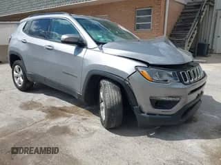 2019 Jeep Compass Latitude z VIN 3C4NJDBB5KT813395, wystawiony jako IAAI lot #43088779 z przebiegiem 34 559 mil mil oraz . Historia ofert i sprzedaży dostępna na DreamBid. Obrazek 1.