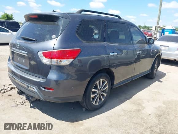 2014 Nissan Pathfinder S with VIN 5N1AR2MN3EC664158, listed as a IAAI auction lot 42239865 with 163,542 mi miles and . Bid and sale history available at DreamBid. Image 4.