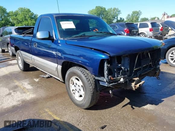 2000 Chevrolet Silverado 1500 with VIN 1GCEC14TXYE381197, listed as a IAAI auction lot 42275123 with 114,188 mi miles and . Bid and sale history available at DreamBid. Image 1.
