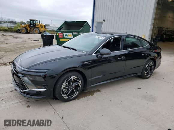 2025 Hyundai Sonata SEL Convenience z VIN KMHL14JA7SA458040, wystawiony jako Copart lot #81566365 z przebiegiem 8 374 mil mil oraz Szkoda całkowita • Salvage title. Historia ofert i sprzedaży dostępna na DreamBid. Obrazek 1.