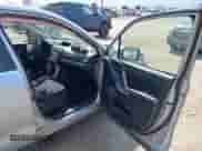 2018 Subaru Forester z VIN JF2SJAAC4JH492895, wystawiony jako IAAI lot #43140241 z przebiegiem 82 155 mil mil oraz . Historia ofert i sprzedaży dostępna na DreamBid. Obrazek 5.