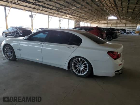 2013 BMW 7 Series 750Li with VIN WBAYE8C59DD132700, listed as a Copart auction lot 59911725 with 119,275 mi miles and Clean title. Bid and sale history available at DreamBid. Image 2.