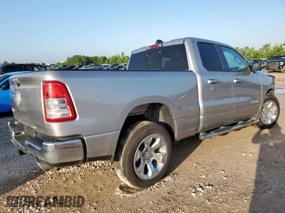 2022 Ram 1500 Lone Star z VIN 1C6RREBT5NN326086, wystawiony jako Copart lot #59038005 z przebiegiem 29 329 mil mil oraz Szkoda całkowita • Salvage title. Historia ofert i sprzedaży dostępna na DreamBid. Obrazek 3.