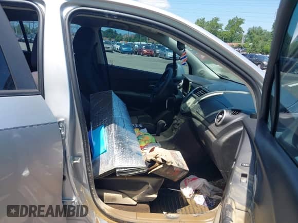 2016 Chevrolet Trax LS with VIN KL7CJKSB8GB684067, listed as a IAAI auction lot 42687377 with 72,127 mi miles and . Bid and sale history available at DreamBid. Image 5.